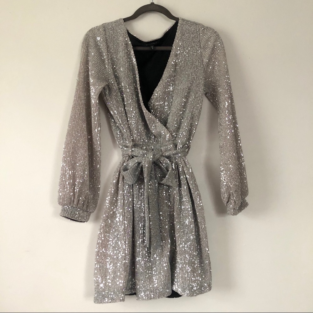 Dynamite silver Sequin party dress✨